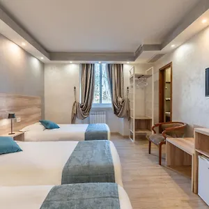 2* Pensión Leone D'oro - Close To Piazza Vittorio