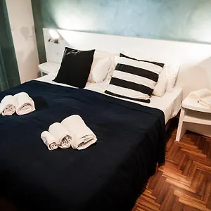 2* Pensión Rometown