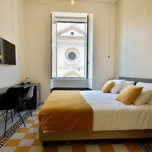 2* Pensión With A View 105